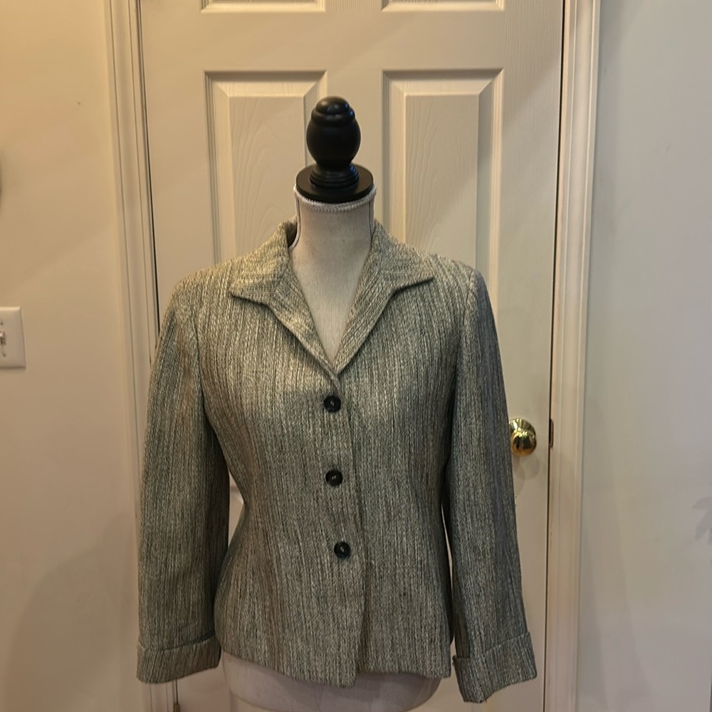 Blazer size 8 petite, Jones New York